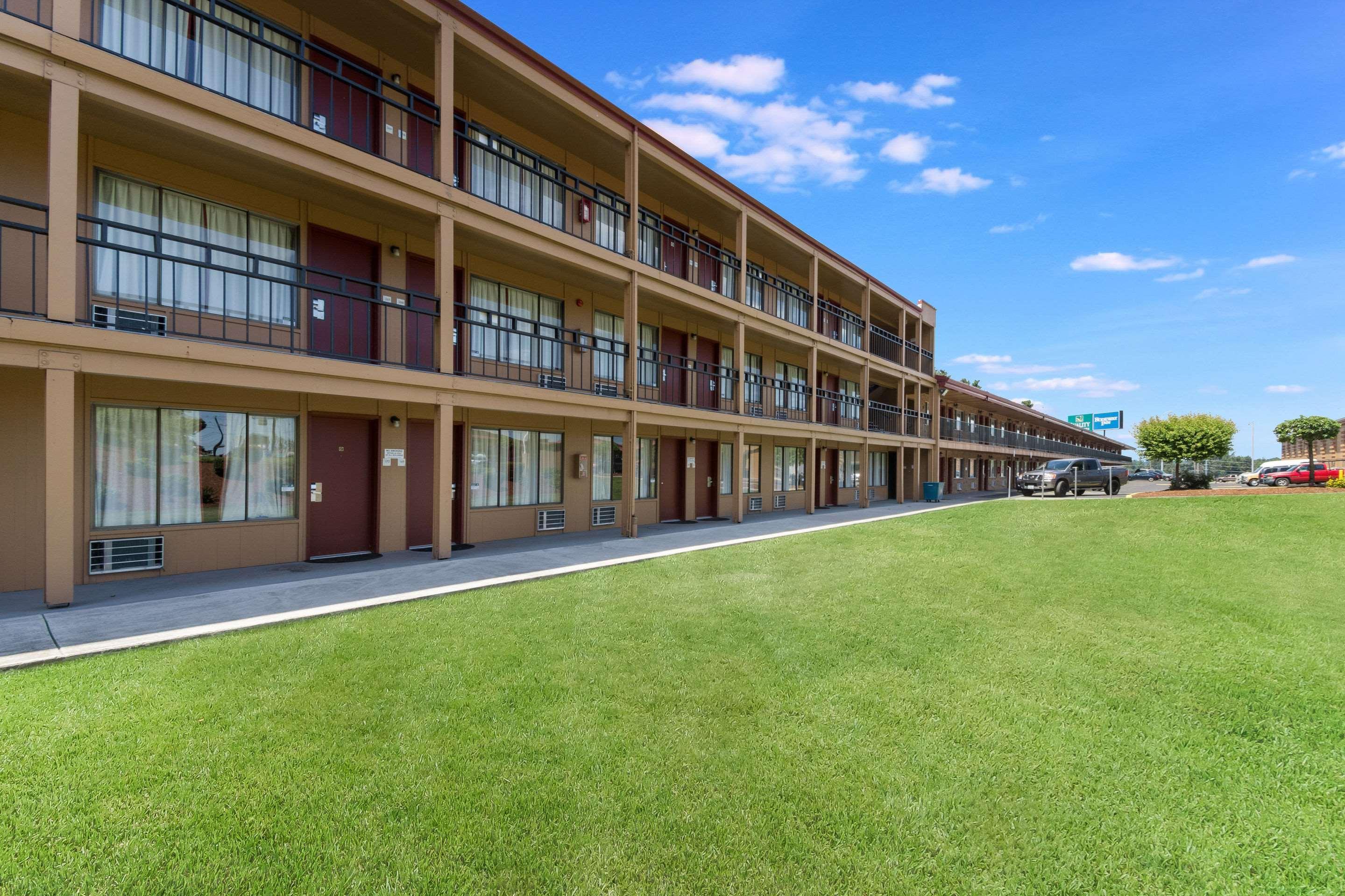 Rodeway Inn Portland Airport Exterior photo